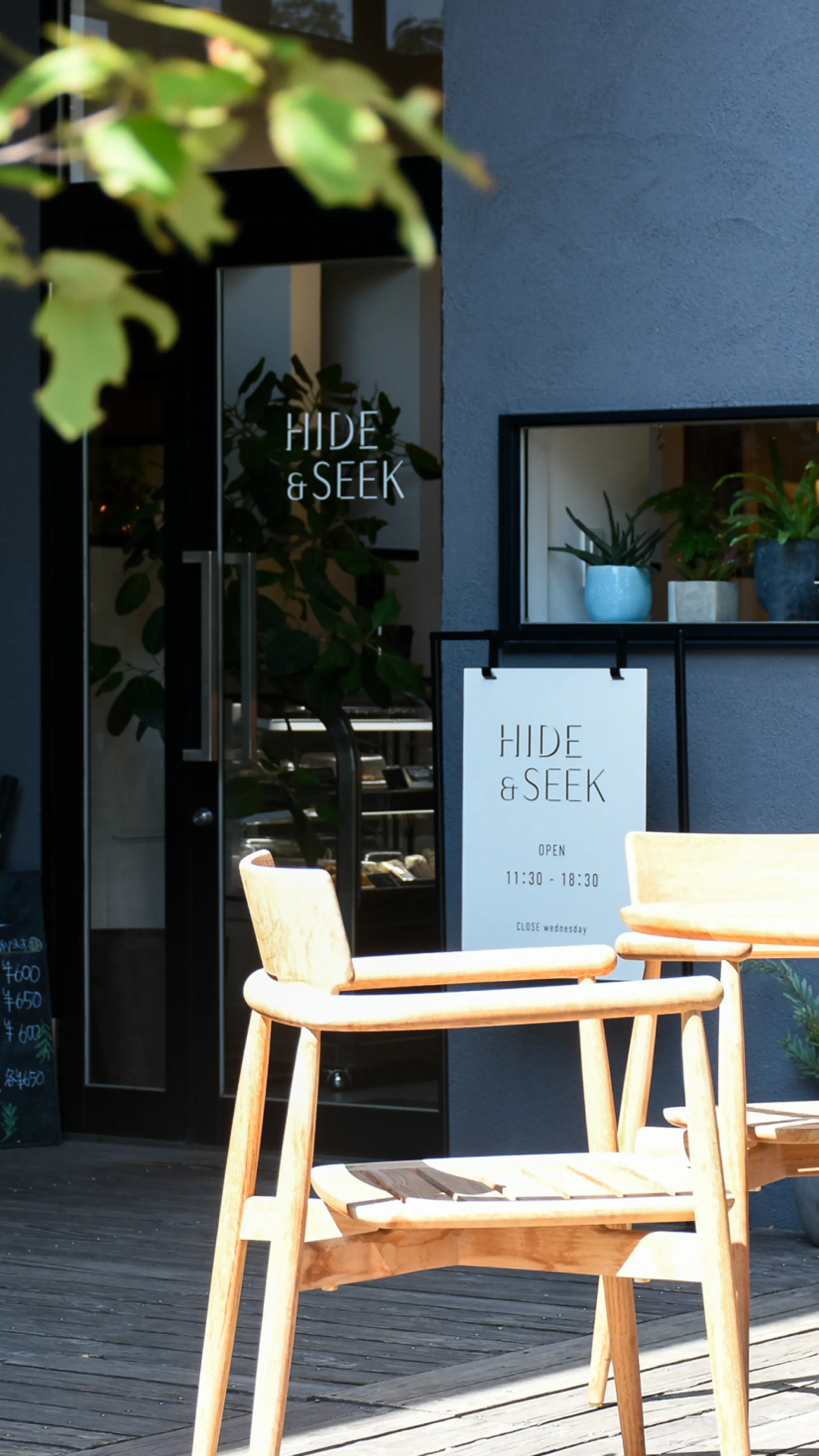 HIDE&SEEK